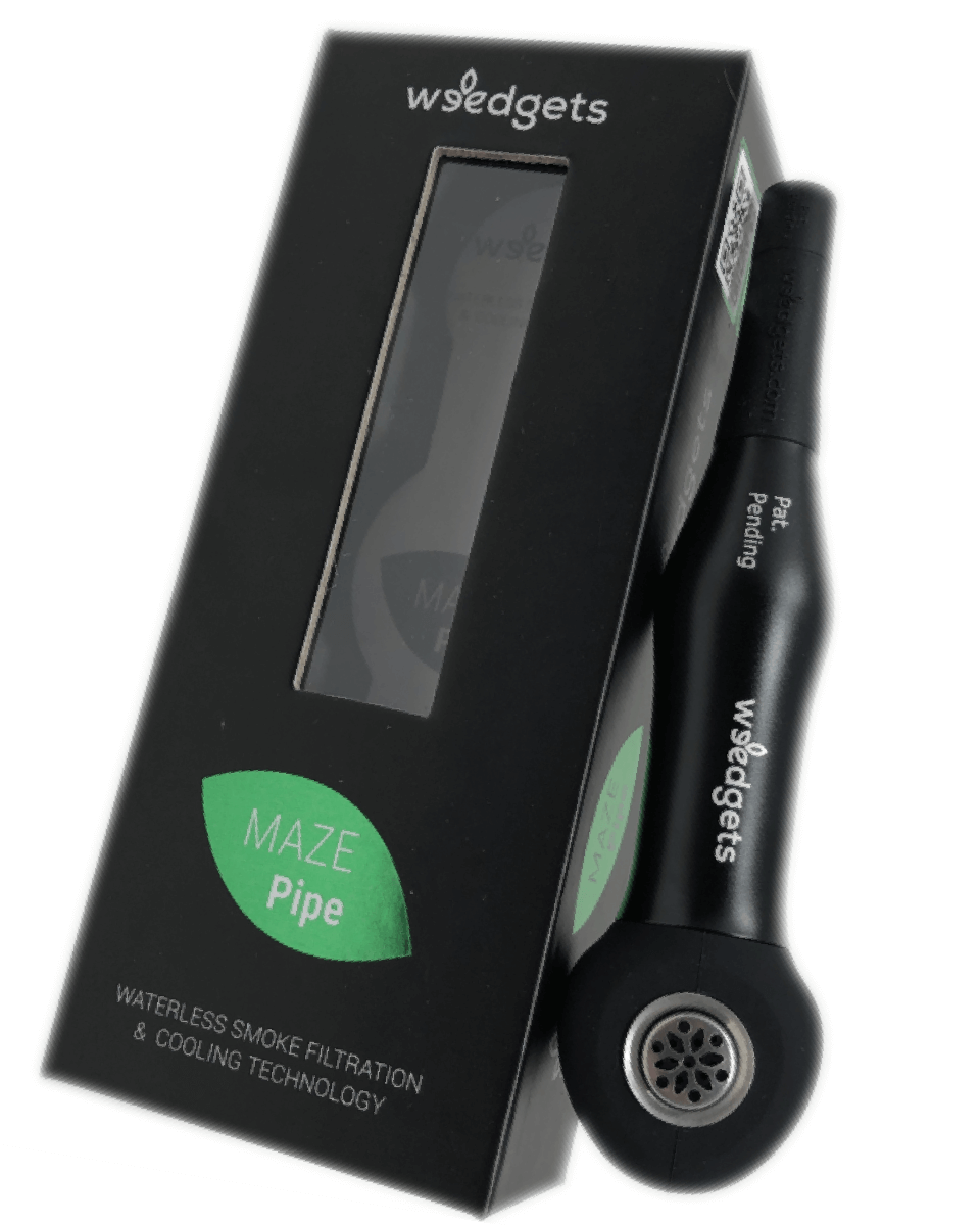 Black-The-MAZE-Pipe-002